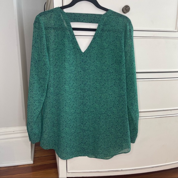 Cabi V-neck semi sheer top - Picture 2 of 5